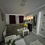 Bella Luxury Penthouse With Outside Jacuzzi And Barbecue Area شقة