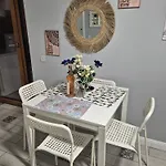 Bella Luxury Penthouse With Outside Jacuzzi And Barbecue Area كرايوفا