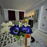 Bella Luxury Penthouse With Outside Jacuzzi And Barbecue Area كرايوفا