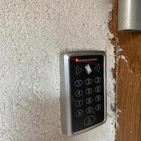 Bella Luxury Penthouse With Outside Jacuzzi And Barbecue Area * Craiova