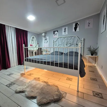 Bella Luxury Penthouse With Outside Jacuzzi And Barbecue Area شقة *