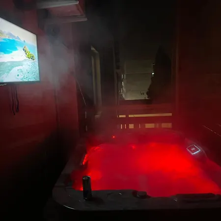 Bella Luxury Penthouse With Outside Jacuzzi And Barbecue Area * Craiova