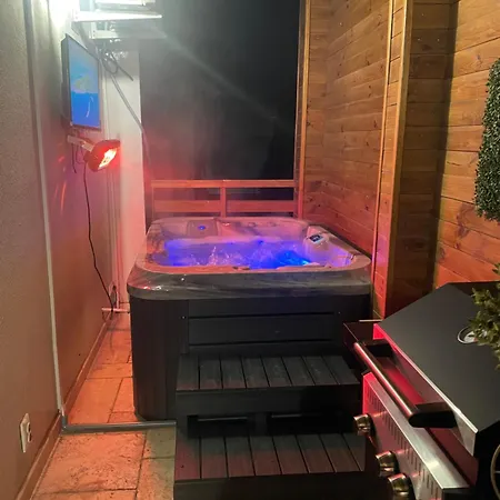 Apartment Bella Luxury Penthouse With Outside Jacuzzi And Barbecue Area *