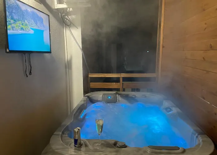 Bella Luxury Penthouse With Outside Jacuzzi And Barbecue Area Apartament Krajowa