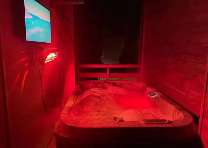 Bella Luxury Penthouse With Outside Jacuzzi And Barbecue Area Apartament Krajowa